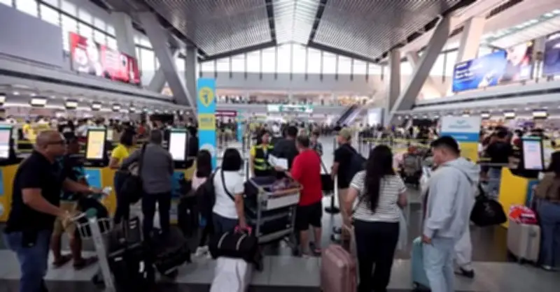 Xung đột Trung Đông khiến cổ phiếu du lịch và hàng không lao dốc