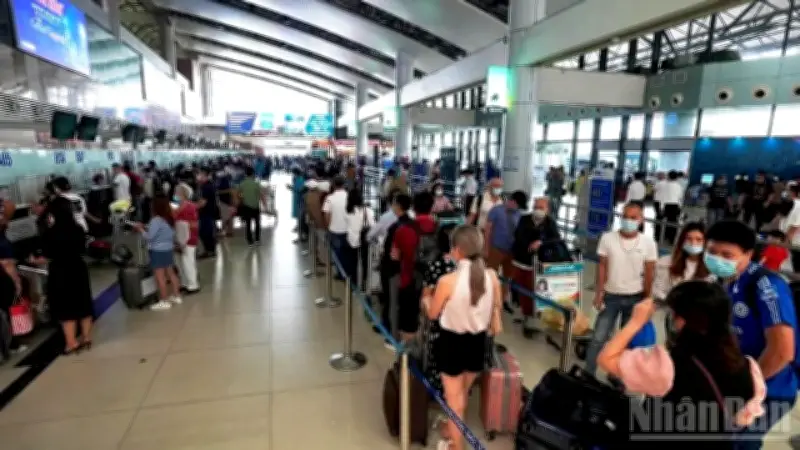 Xung đột Trung Đông ảnh hưởng nặng nề đến hàng không Việt Nam, hàng nghìn hành khách bị kẹt