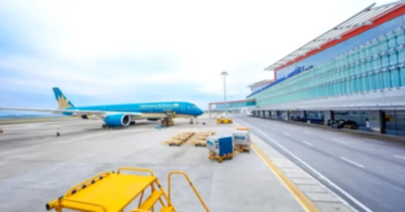 Xung đột Trung Đông đẩy giá nhiên liệu tăng, hãng bay Việt cắt giảm hàng loạt chuyến