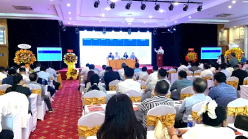 Xuất khẩu gạo Việt tăng lượng nhưng giảm giá, Philippines và Trung Quốc dẫn đầu thị trường