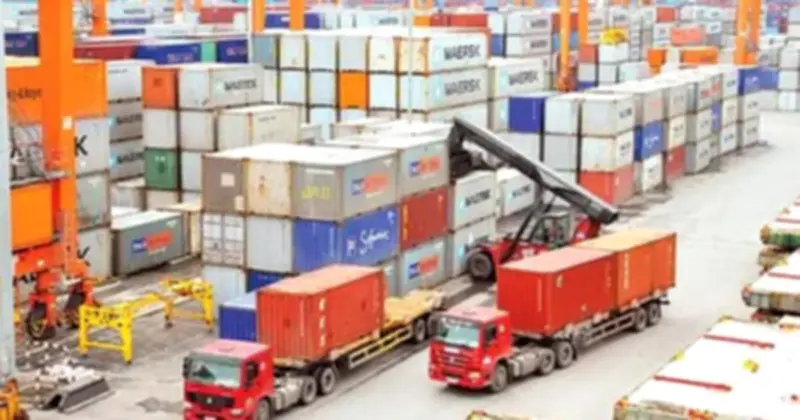 Xuất khẩu tăng mạnh nhưng phụ thuộc lớn vào FDI, nhập siêu 2,98 tỷ USD