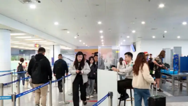 Đề Xuất Tạm Ngừng Xuất Cảnh Với Người Chưa Chấp Hành Quyết Định Xử Phạt Hành Chính