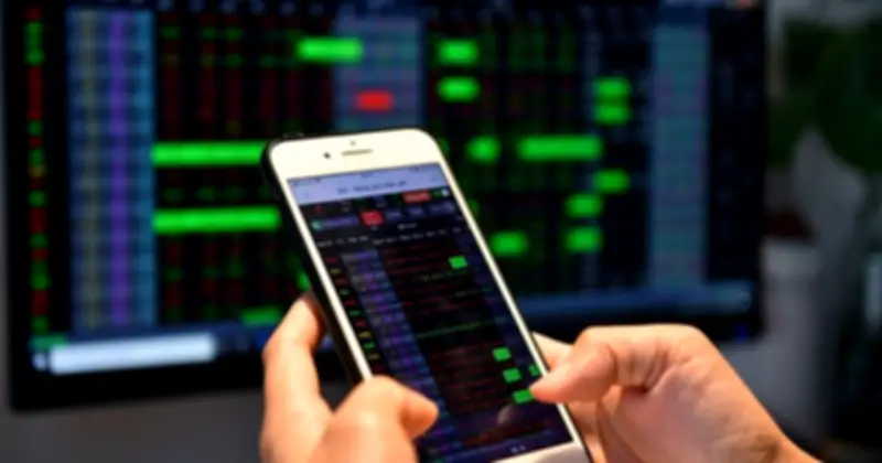 Ủy ban Chứng khoán phạt 1,5 tỉ đồng và cấm giao dịch 2 năm với cá nhân thao túng cổ phiếu ST8