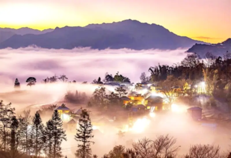 Y Tý Mùa Xuân: Bức Tranh Tây Bắc Hùng Vĩ Giữa Biển Mây Trắng