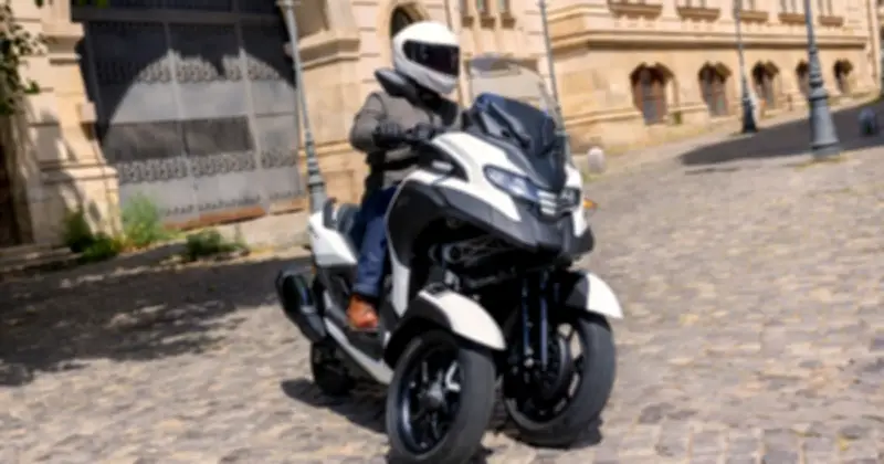 Yamaha Gây Chấn Động Với Xe Tay Ga Ba Bánh Có Túi Khí Đầu Tiên Trên Thế Giới