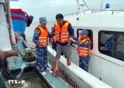 Bộ đội Biên phòng Ninh Bình kịp thời cứu 2 ngư dân gặp nạn trên biển