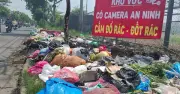 Bãi rác tự phát tràn lan tại TP.HCM bất chấp biển cấm, người dân kêu cứu