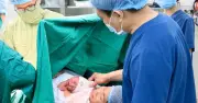 Bệnh viện Phụ sản T.Ư thành công mổ lấy thai cho sản phụ 60 tuổi, sinh bé trai khỏe mạnh