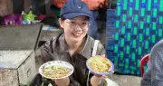 Bánh Xèo Lá Giá 25.000 Đồng Chiếc Hút Khách Tới Khu Chợ Thời Ông Bà Anh Ở Huế