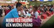 Báo Thanh Niên trao quà và sách giáo khoa cho học sinh Mường Phăng