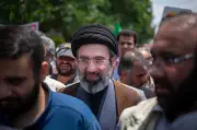 Chân Dung Mojtaba Khamenei: Người Kế Nhiệm Tiềm Năng Của Lãnh Tụ Tối Cao Iran