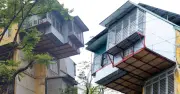 Căn nhà 'tổ chim' lơ lửng giữa khu tập thể cũ ở Hà Nội gây lo ngại an toàn