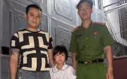 Công an xã Phú Nghĩa giúp cháu bé đi lạc trở về với gia đình an toàn