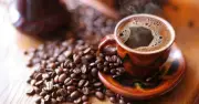 Cảnh báo: Uống cà phê sai thời điểm gây hại sức khỏe, tăng cholesterol