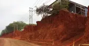 Dự án ĐT.753 Đồng Nai: 8 hộ dân chênh vênh bên mép vực, công trình tạm dừng thi công