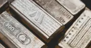 Giá bạc bật tăng mạnh ngày 5/3, thị trường quốc tế tăng hơn 2%