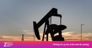 Giá dầu thô lao dốc 10% sau cảnh báo của ông Trump về Eo biển Hormuz