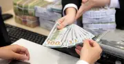 Giá USD tăng mạnh vượt 26.300 đồng, nhiều ngoại tệ khác giảm sâu