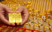Giá vàng hôm nay 1/3: SJC nhích nhẹ, thế giới biến động trong ngày đầu tháng