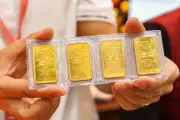 Giá vàng SJC bất ngờ giảm mạnh 1,5 triệu đồng/lượng trong phiên giao dịch