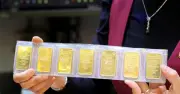 Giá vàng SJC giảm mạnh, chênh lệch trong nước - thế giới vẫn neo cao 29 triệu đồng