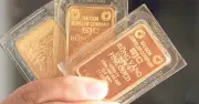 Giá vàng SJC và các doanh nghiệp giảm mạnh đầu tuần, thế giới giảm 40 USD/ounce