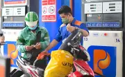 Giá xăng dầu tiếp tục được giữ ổn định, không tăng trong kỳ điều hành mới