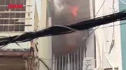 Hỏa hoạn thiêu rụi căn nhà trong hẻm gần cầu vượt Cây Gõ, nhiều tài sản hư hại