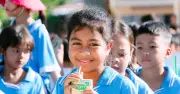 Hành trình 10 năm 'Sữa đậu nành học đường': Những 'người gieo lành' thầm lặng và nụ cười trẻ thơ
