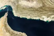 Iran Cảnh Báo Phong Tỏa Eo Biển Hormuz, Đe Dọa Bắn Hạ Tàu Bất Kỳ Qua Lại