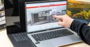 Laptop màn hình cảm ứng đang mất dần sức hút trên thị trường
