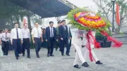 Lãnh đạo thành phố Huế dâng hương tri ân các anh hùng liệt sĩ tại nghĩa trang