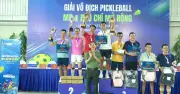 Ông Vũ Tiến Dũng và VĐV Lý Hoàng Nam vô địch giải pickleball MB và Báo chí mở rộng 2026