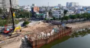 Người dân mong đường sụt lún ven kênh Tàu Hủ sớm được khắc phục