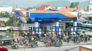 Người dân Quảng Trị đổ xô mua xăng dầu tích trữ, cơ quan chức năng cảnh báo nguy cơ