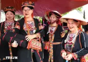 Phiên chợ mùa mây bán rủi dưới chân đỉnh Chạm Chu Hùng đặc sắc