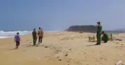 Quảng Ngãi: Phát hiện hai thi thể nam giới trôi dạt vào bờ biển trong tình trạng phân hủy