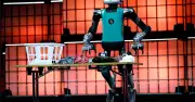 Robot hình người Digit: Lao động 2 USD/giờ và tương lai việc làm trong nhà máy