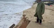 Sạt lở nghiêm trọng tại bãi tắm Mỹ Thủy, Quảng Trị do sóng lớn và nước biển dâng