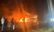 Ôtô giường nằm chở 44 khách bốc cháy dữ dội tại Đăk Lăk, may mắn không có thiệt hại về người
