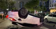 Tai nạn liên hoàn ở Hà Nội: Lexus tăng tốc bất ngờ, đâm nhiều xe rồi lật ngửa