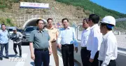 Thủ tướng kiểm tra tiến độ các dự án giao thông trọng điểm tại miền Trung