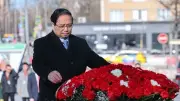 Thủ tướng Phạm Minh Chính dâng hoa tưởng niệm tại Tượng đài Hồ Chí Minh và Đài Liệt sĩ Vô danh ở Moskva