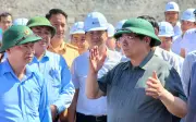Thủ tướng Phạm Minh Chính kiểm tra cao tốc Quảng Ngãi - Hoài Nhơn và đường băng sân bay Phù Cát