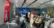 Thị trường xe máy điện bùng nổ tại Hà Nội và TP.HCM, nhiều mẫu cháy hàng