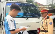 Tài xế Hà Nội mua giấy chấp thuận giả trên mạng để xe tải hoạt động trái phép