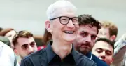Tim Cook phủ nhận tin đồn từ chức CEO Apple, khẳng định tiếp tục gắn bó lâu dài