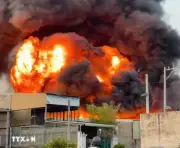 TP.HCM khống chế thành công vụ cháy lớn tại công ty hóa chất