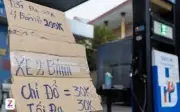 TP.Huế xử lý cây xăng dầu bán giới hạn 300.000 đồng/lượt, cảnh báo găm hàng
