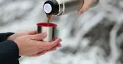 Trà Nóng Trên 65°C Có Thể Làm Tăng Nguy Cơ Ung Thư Thực Quản, Nghiên Cứu Cảnh Báo